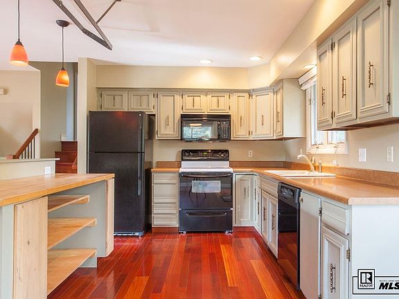 5th image of 2025 Montview Ln