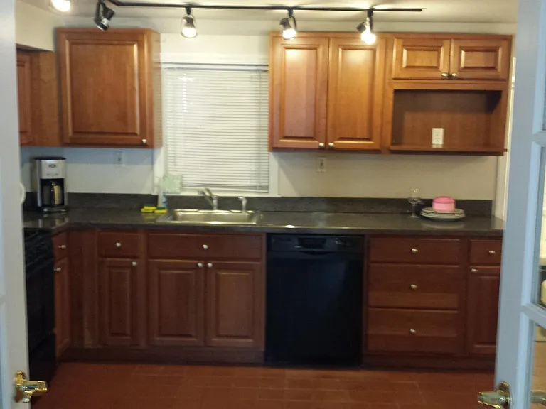 Kitchen entrance from livingroom