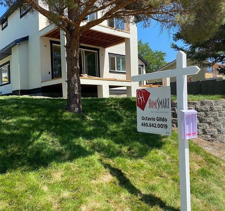 1st image of 4003 Meadow Beauty Dr
