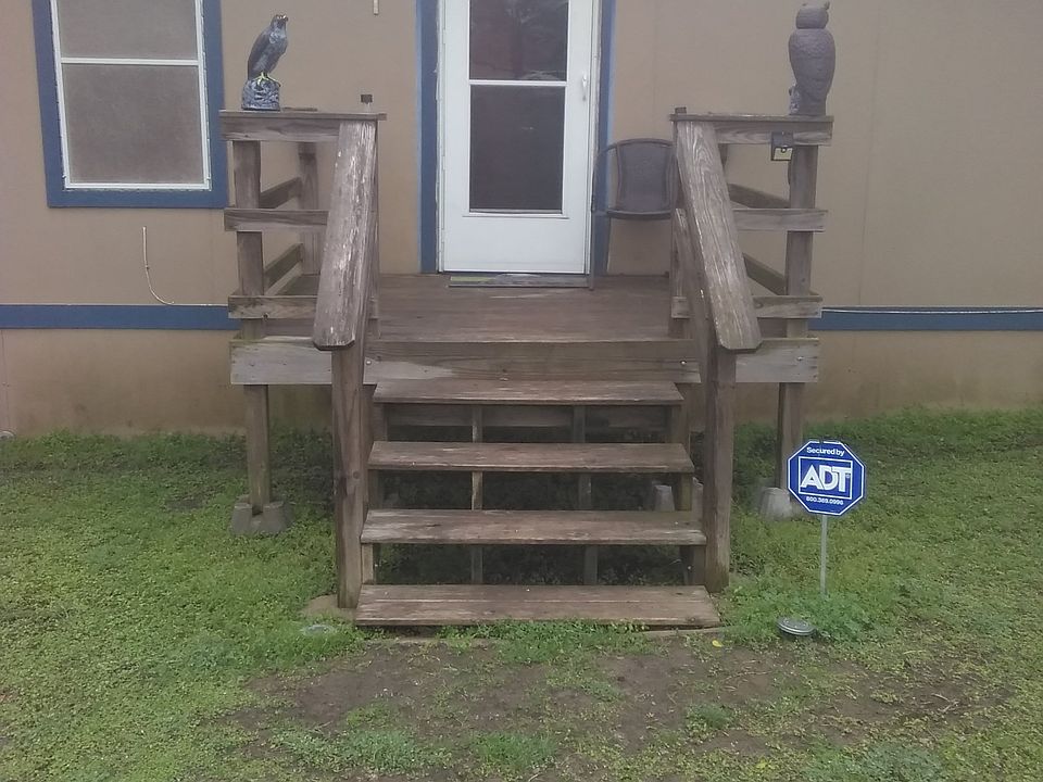 1st image of 301 Vasbinder Ln