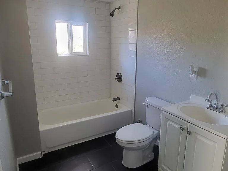 502 S 11th St #STUDIO — Photo 1