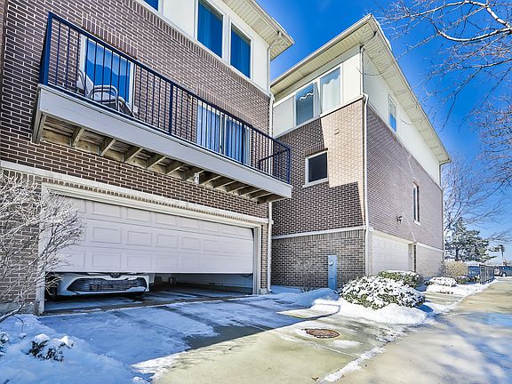2nd image of 817 Dunlop Ave