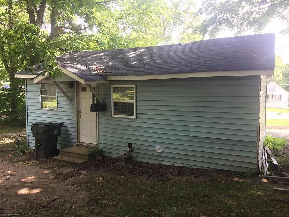 2nd image of 713 W 5th St