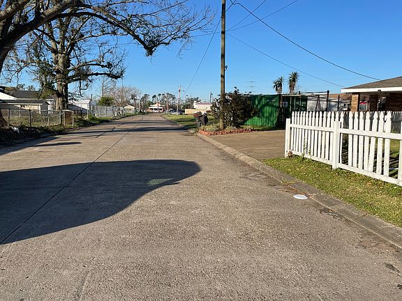 5th image of 229 Richmond Ave