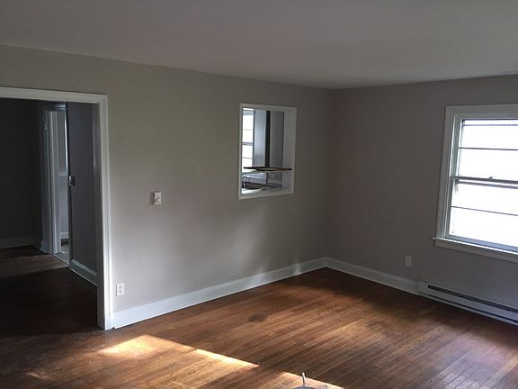2nd image of 114 N Oak Ave