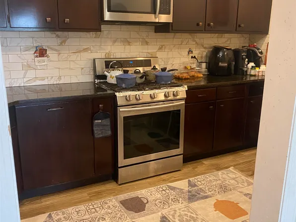 32 Lincoln Parkway image 5 of 14