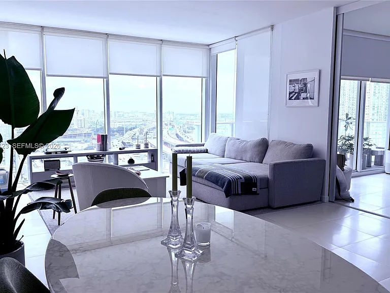 1040 Biscayne Blvd #1606 — Photo 1