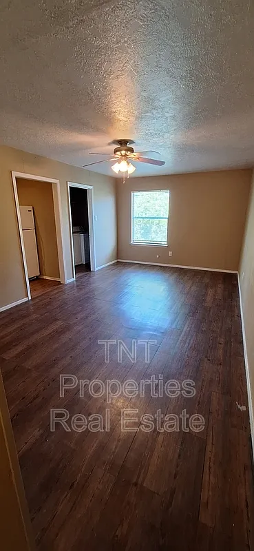 1 bed, 1.0 bath, 756 sqft, $795 — Photo 2