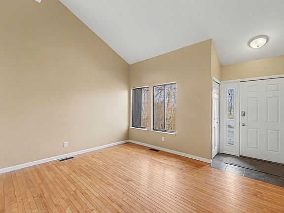 3rd image of 507 Oakwood St