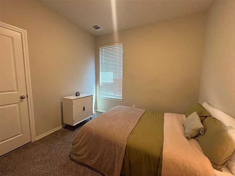 3222 Hampton Dr — Photo 7