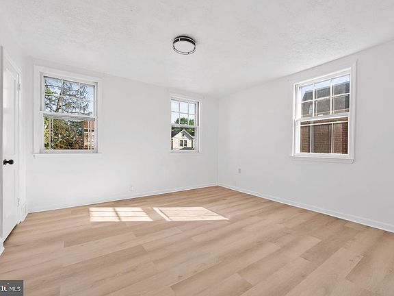 5th image of 921 Pitman Ave