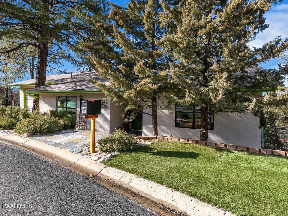 1st image of 1047 Hyland Cir