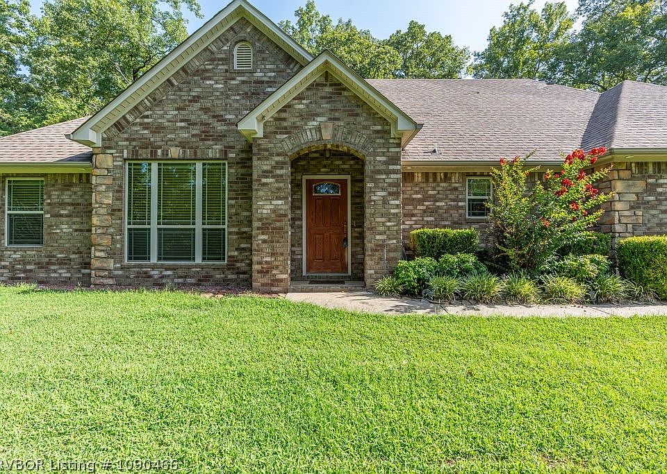 1st image of 1720 Battlefield Dr