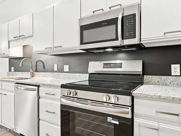 122 S Market St #1 — Photo 18