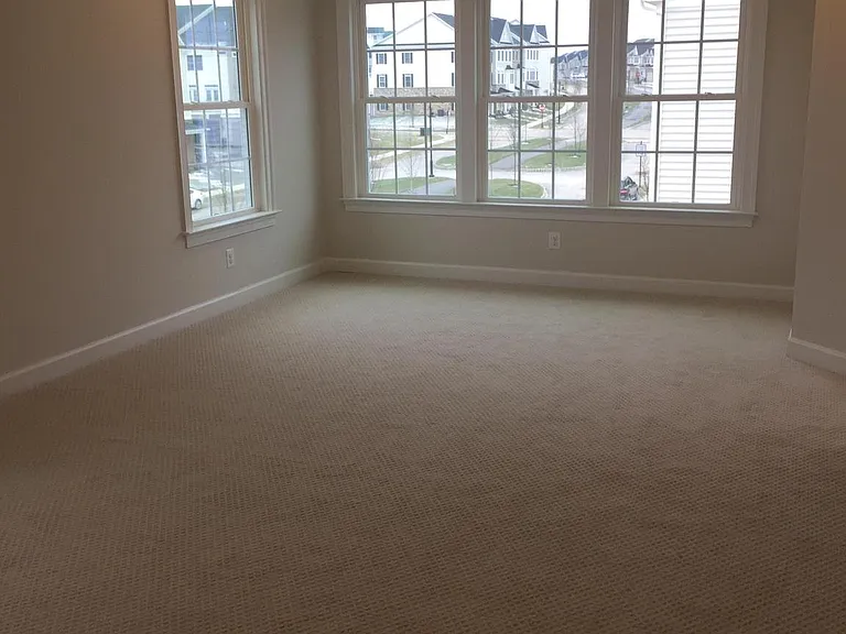 401 Gladstone Ct — Photo 15