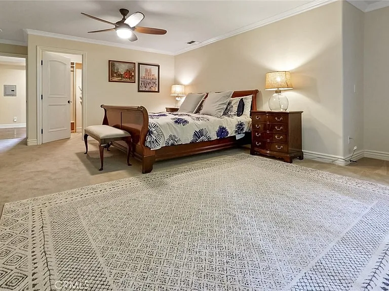 4751 Topeka Dr — Photo 51