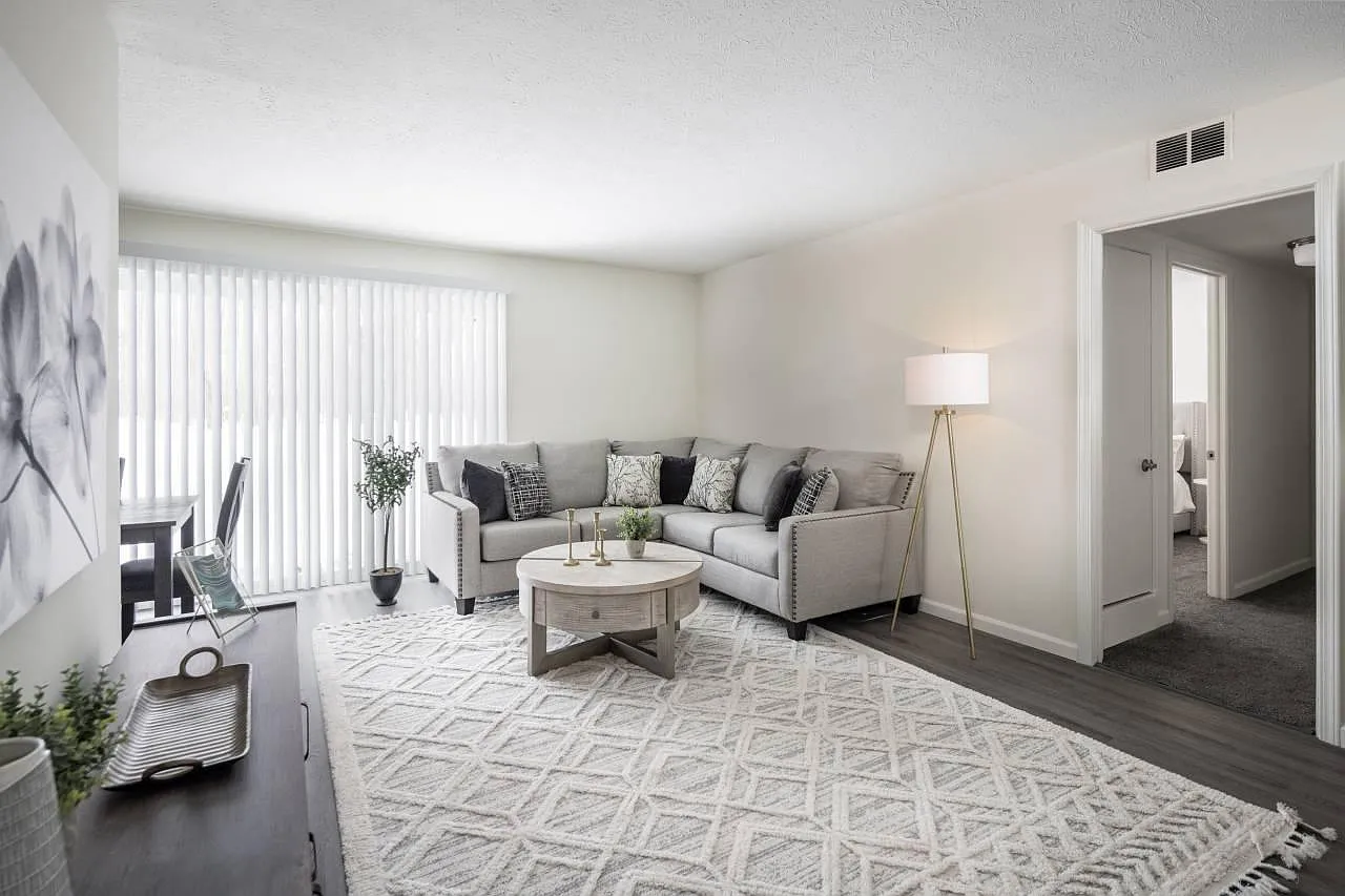 Solon Park Apartments — Photo 2