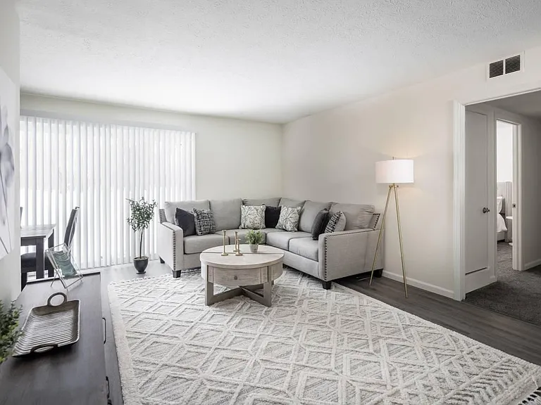 Solon Park Apartments — Photo 2