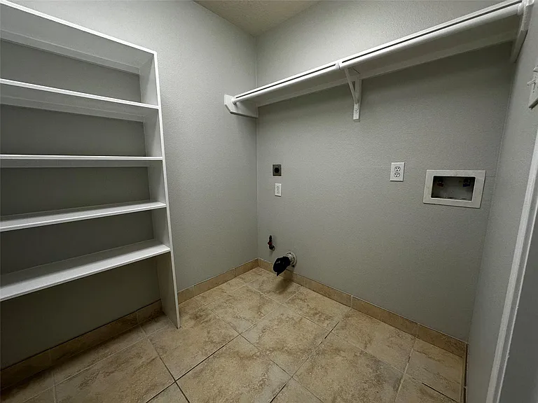 4919 Kasos Isle Dr — Photo 25