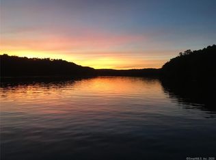 27 Mohawk Trl, Sandy Hook, CT 06482