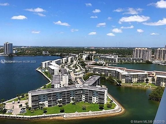 4th image of 1000 W Island Blvd APT 2512
