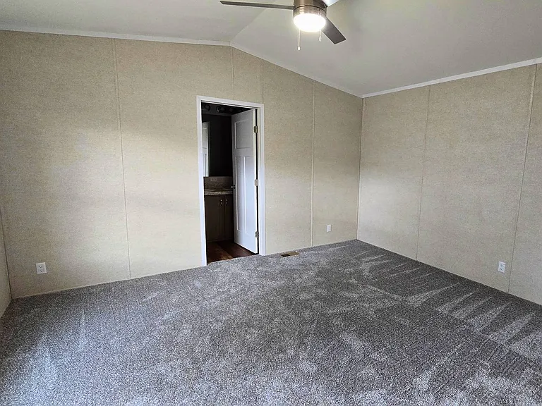 222 Gateway Blvd #42 — Photo 6