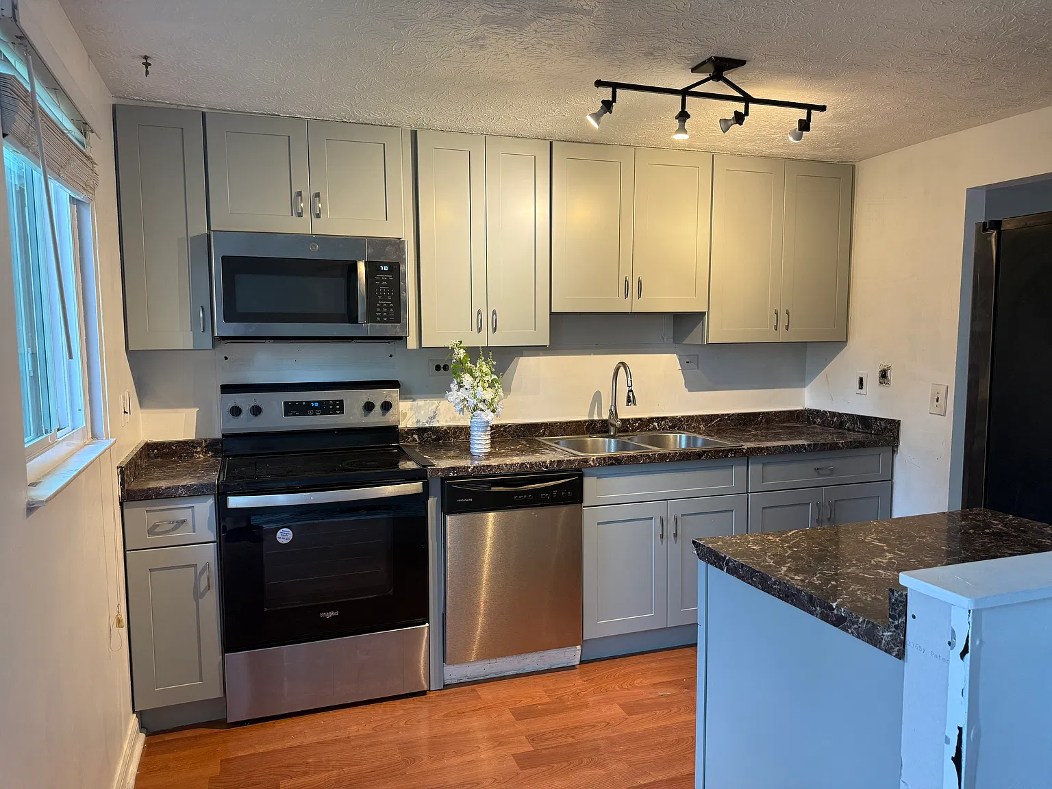 1770 Minturn Dr — Photo 1