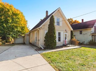 159 S Porter St, Elgin, IL 60120