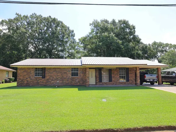 1009 Lotus Dr, Natchez, MS 39120