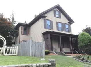 33 Porter St, Melrose, MA 02176