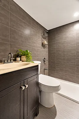 Bathroom, photo 2