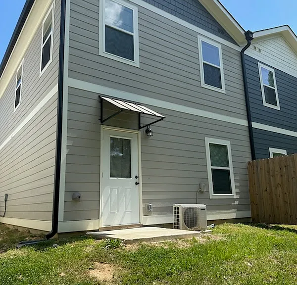 5527 Stream — Photo 3