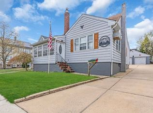 22 Hart St, Sayreville, NJ 08872