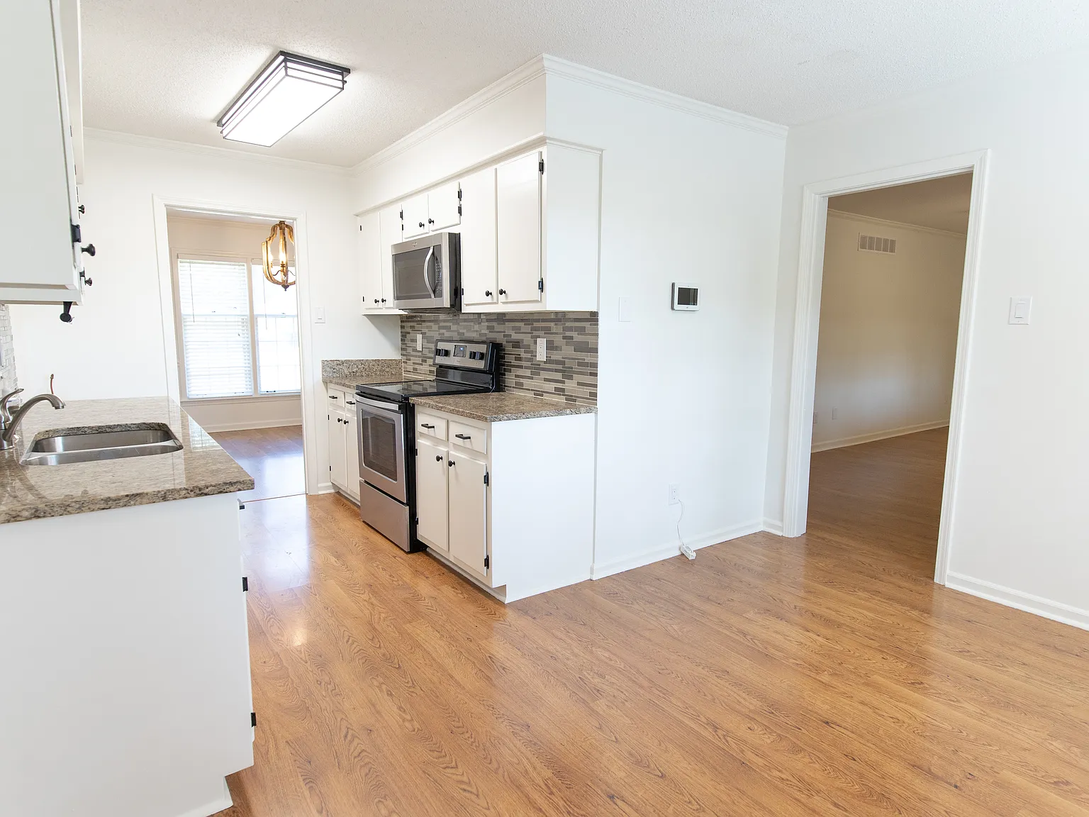 3062 Circle Gate Dr — Photo 2