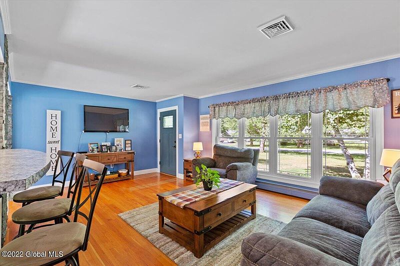 2nd image of 19 Van Leuvan Drive