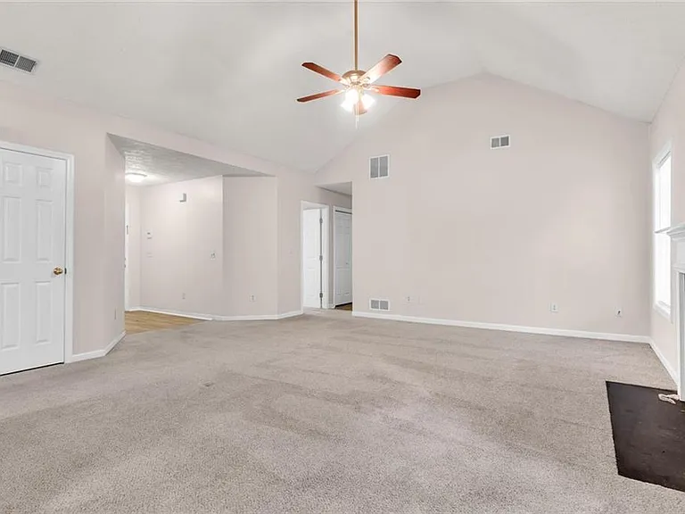 878 Grindstone Dr SW — Photo 8