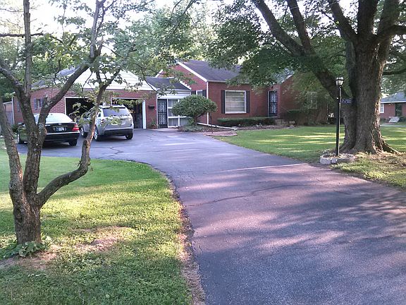 2nd image of 851 North Dr