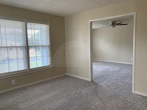 3rd image of 416 E Garrison Ave