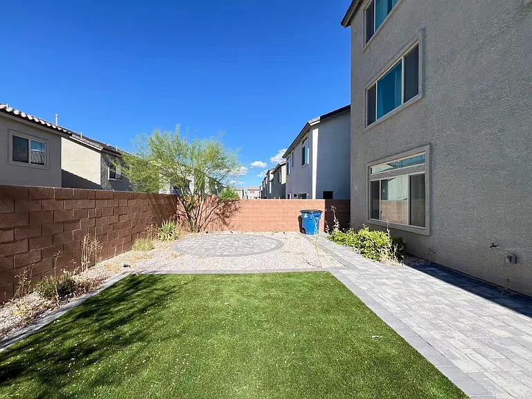 5888 Becklow Gardens Ave — Photo 37