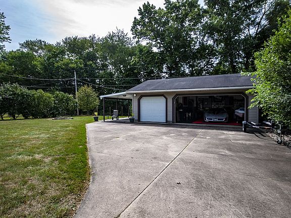 2nd image of 22230 Farmwood Dr