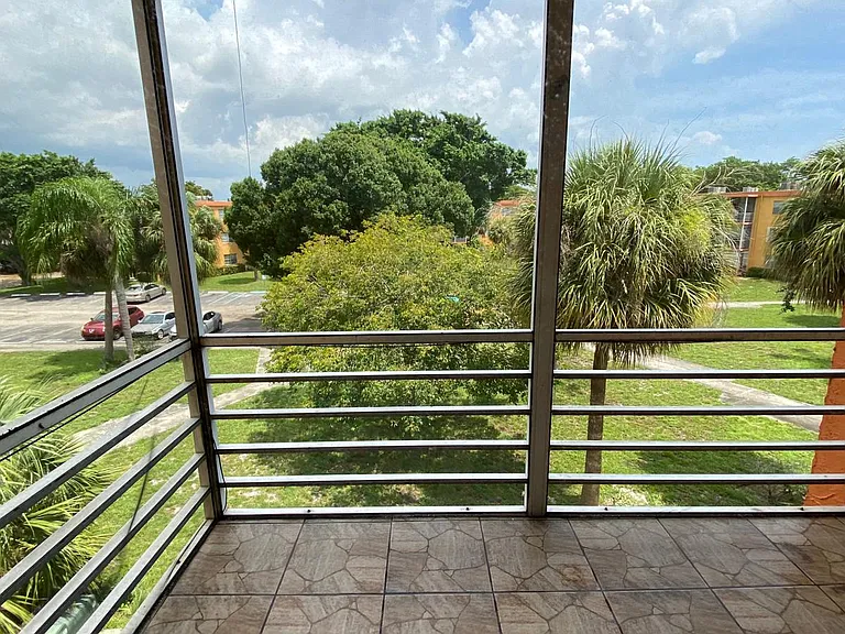 4304 NW 9th Ave #3-3B-3B3 — Photo 26