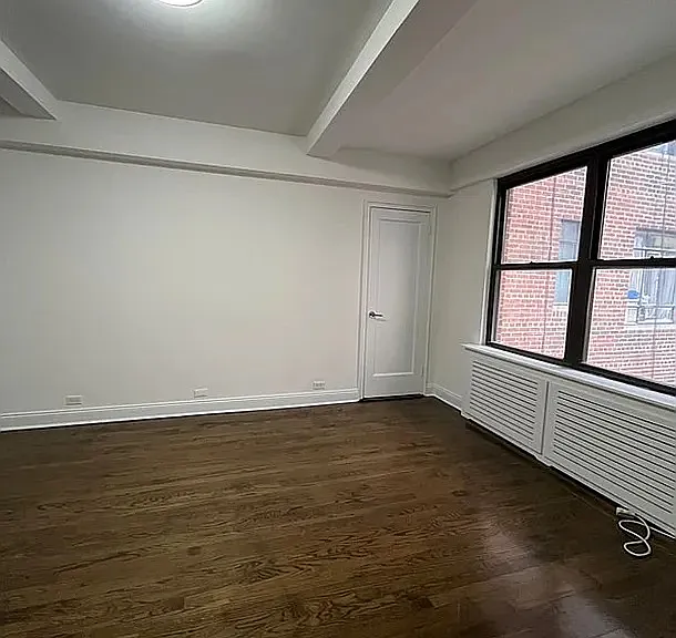 20 5th Ave #16F — Photo 3