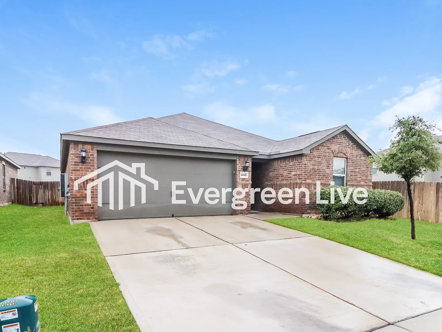 4 bed, 2.0 bath, 1658 sqft, $1,795 — Photo 2