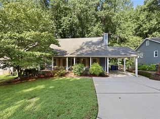 4957 Lochraven Dr, Winston Salem, NC 27104