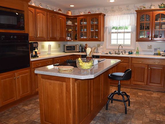 4th image of 82 Dellwood Dr