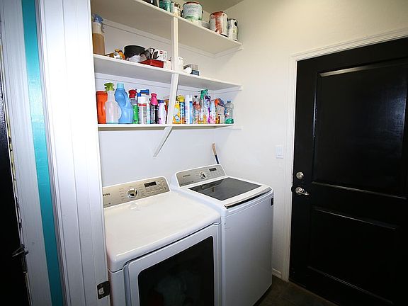5th image of 3021 W Park Plaza Dr