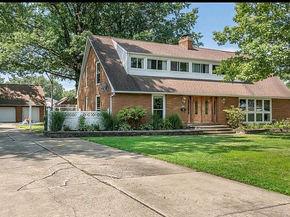 2nd image of 740 Woodrow Ave