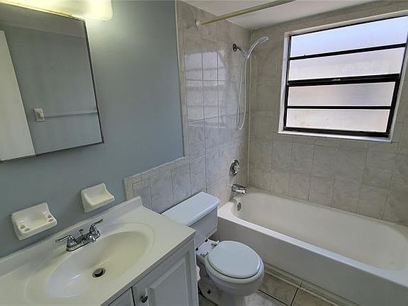 5th image of 8804 N Orangeview Ave APT C