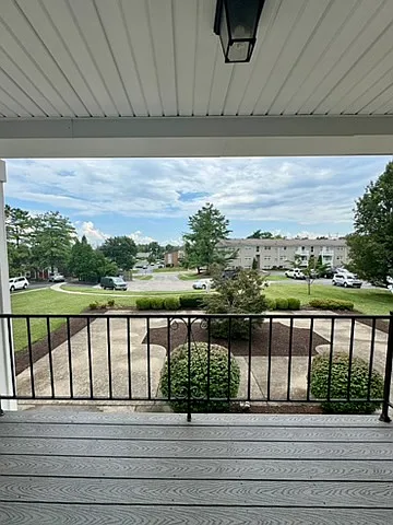 163 Lakeshore Dr #A17 — Photo 6