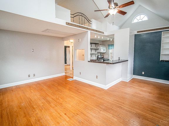 3rd image of 2780 Losantiville Ave
